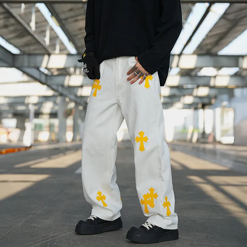P236 💰 (Top version) chrome hearts ss25 new yellow Miami patchwork leather jeans. Styles with different wash textures, very friendly to people with thin legs and thick legs. The slightly flared version is very flattering to the leg shape. The timeless moderate length makes it easy to match casually. It has the basic styling foundation for various styles and is a must-have in the wardrobe! The fabric is stiff but also makes the upper body soft without losing texture. The washing process is even more perfect. It is a must-have item for everyone! ! !  Color: white Size: 30-32-34-36 30 32 34 36 Waist circumference 80 85 90 95 Sitting circumference 105 110 115 120 Foot opening 46 47 48 49 External length 102 103 104 105
